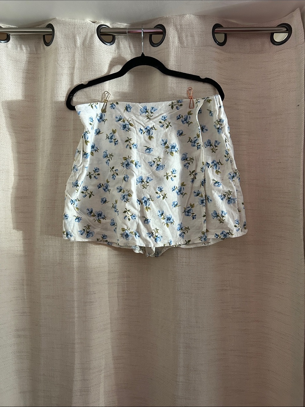 Old Navy White Floral Wrap Skort with Blue Blossoms